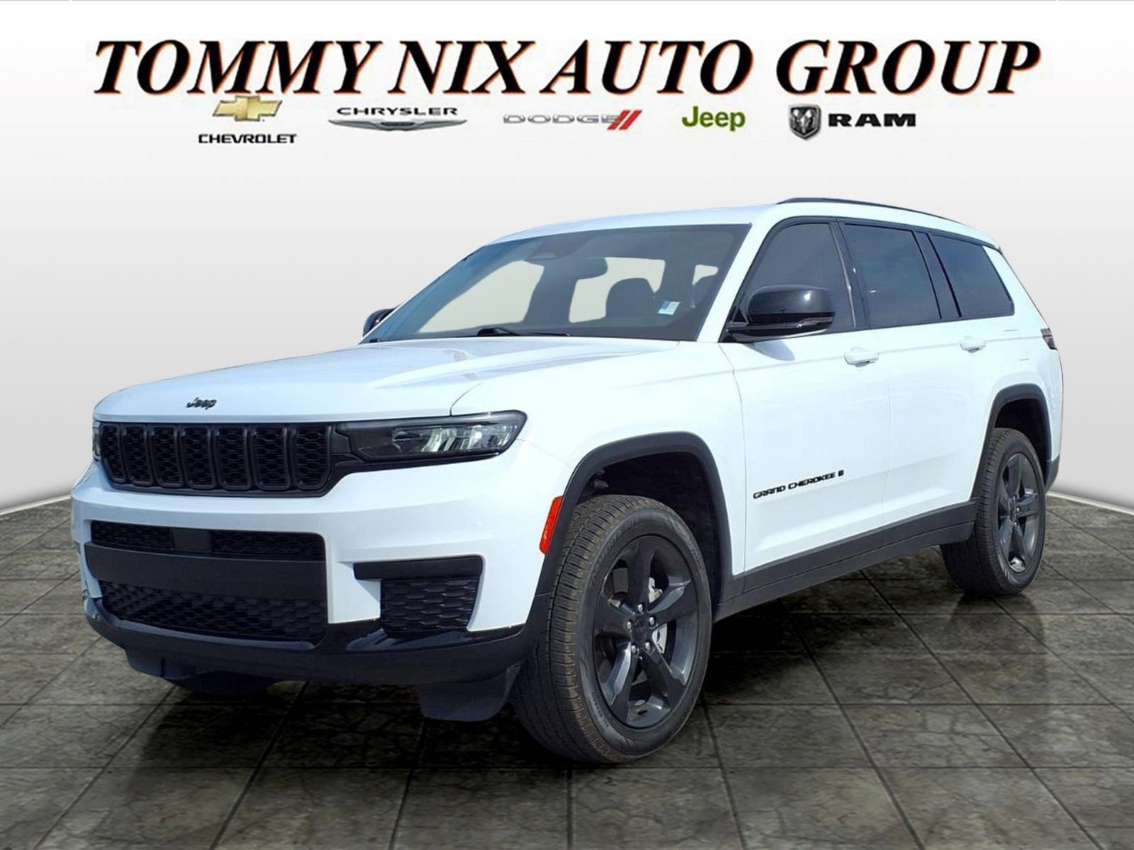 2023 Jeep Grand Cherokee L Altitude in White — front three-quarter view