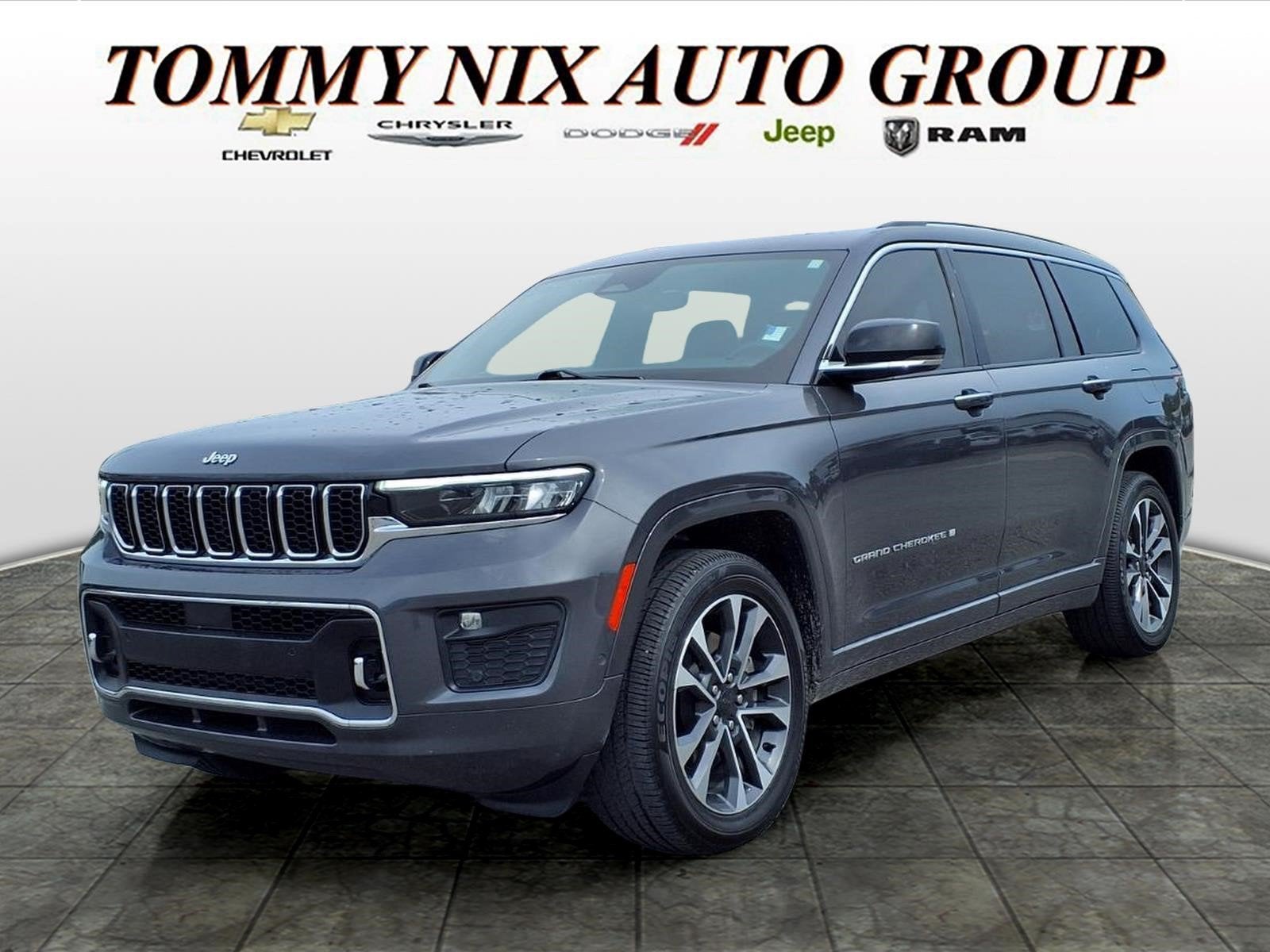 2023 Jeep Grand Cherokee L Overland in Gray — front three-quarter view
