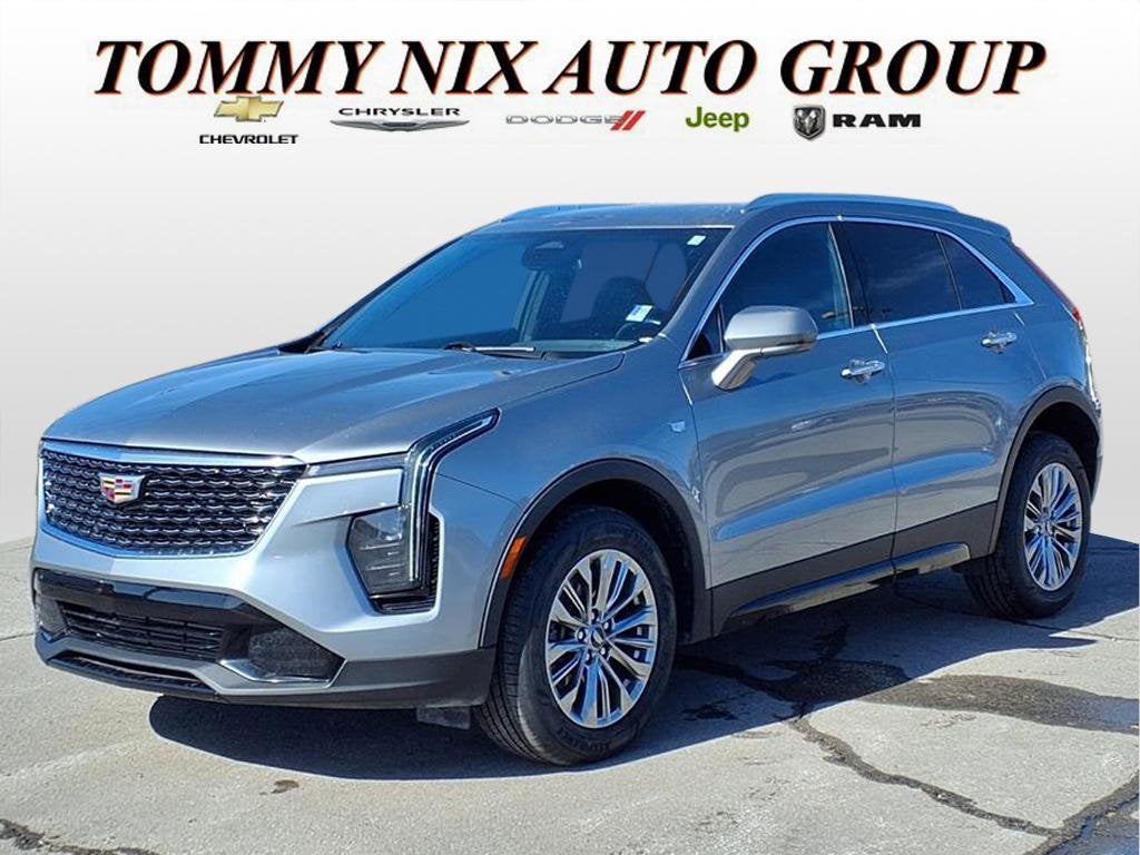 2024 Cadillac XT4 Premium Luxury in Argent Silver Metallic — front three-quarter view