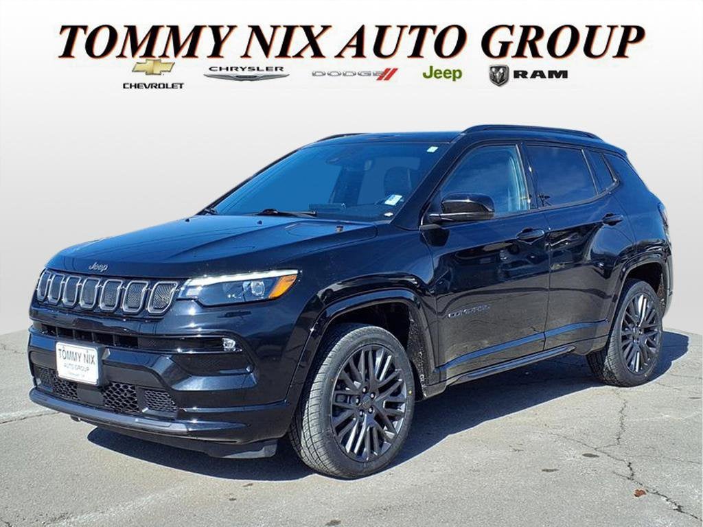 2022 Jeep Compass High Altitude in Black — front three-quarter view