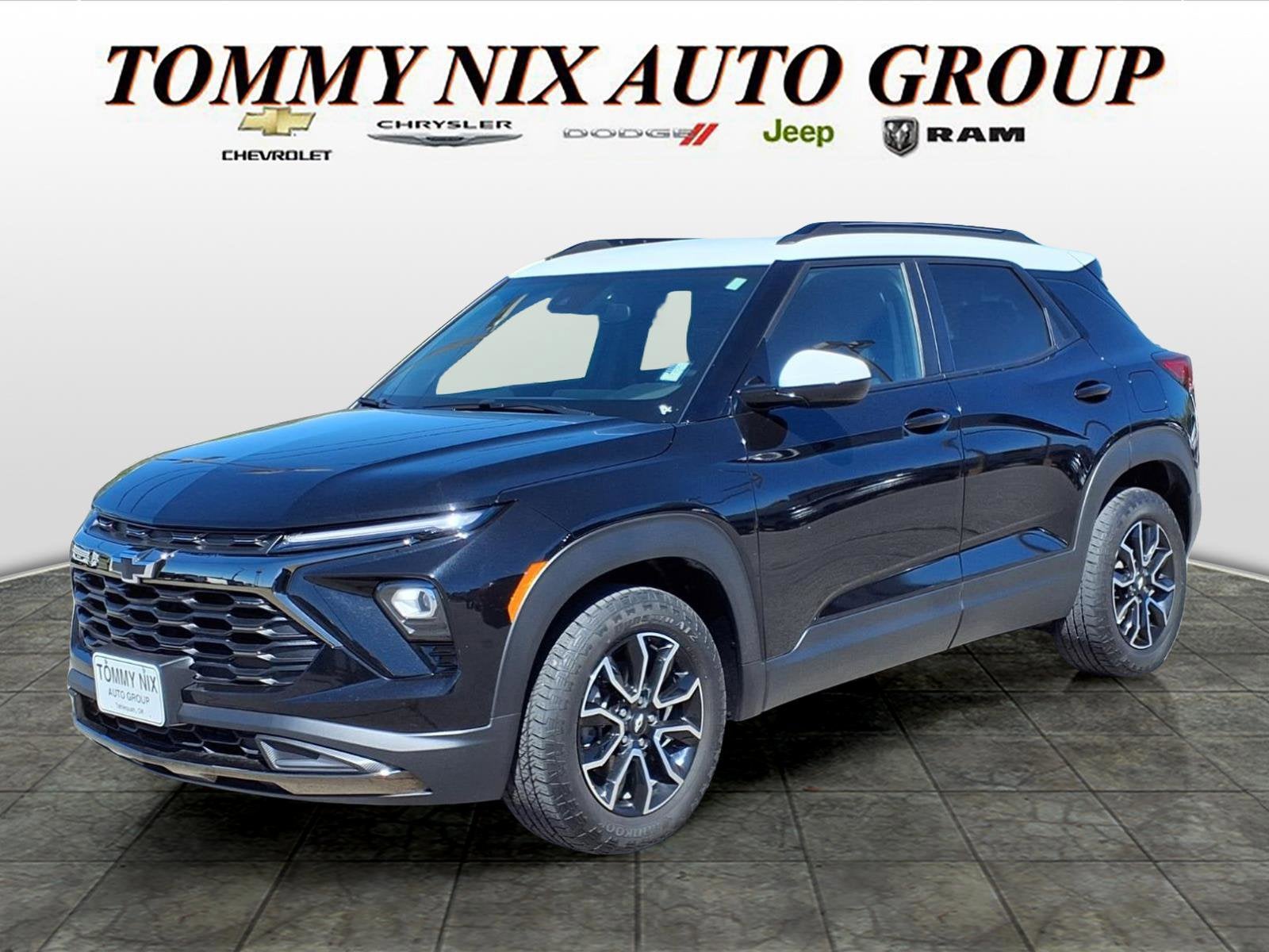 2025 Chevrolet Trailblazer ACTIV in Mosaic Black Metallic — front three-quarter view